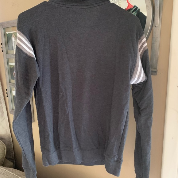 Pink VS sweatshirt - Picture 2 of 4